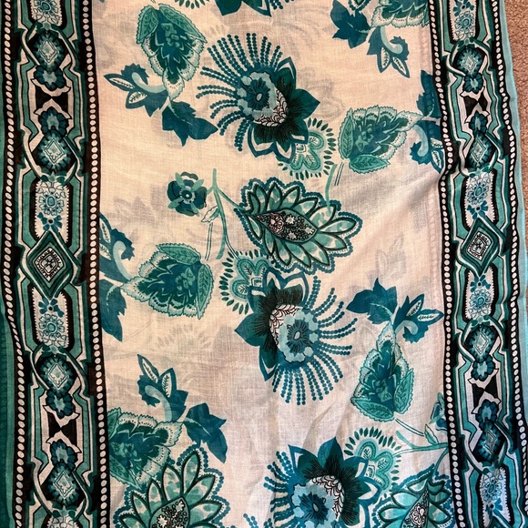 Charming Charlie Printed Scarf. - Picture 7 of 8